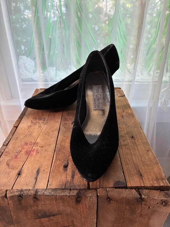 Private Collection Shoes - Vintage PRIVATE COLLECTION Black Velvet High Heel Shoes
